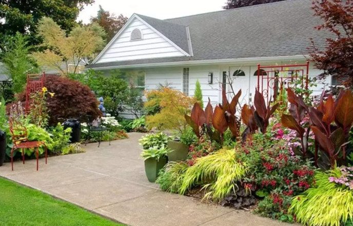 Landscaping for All Seasons: Hardscaping and Planting Tips for Year-Round Appeal