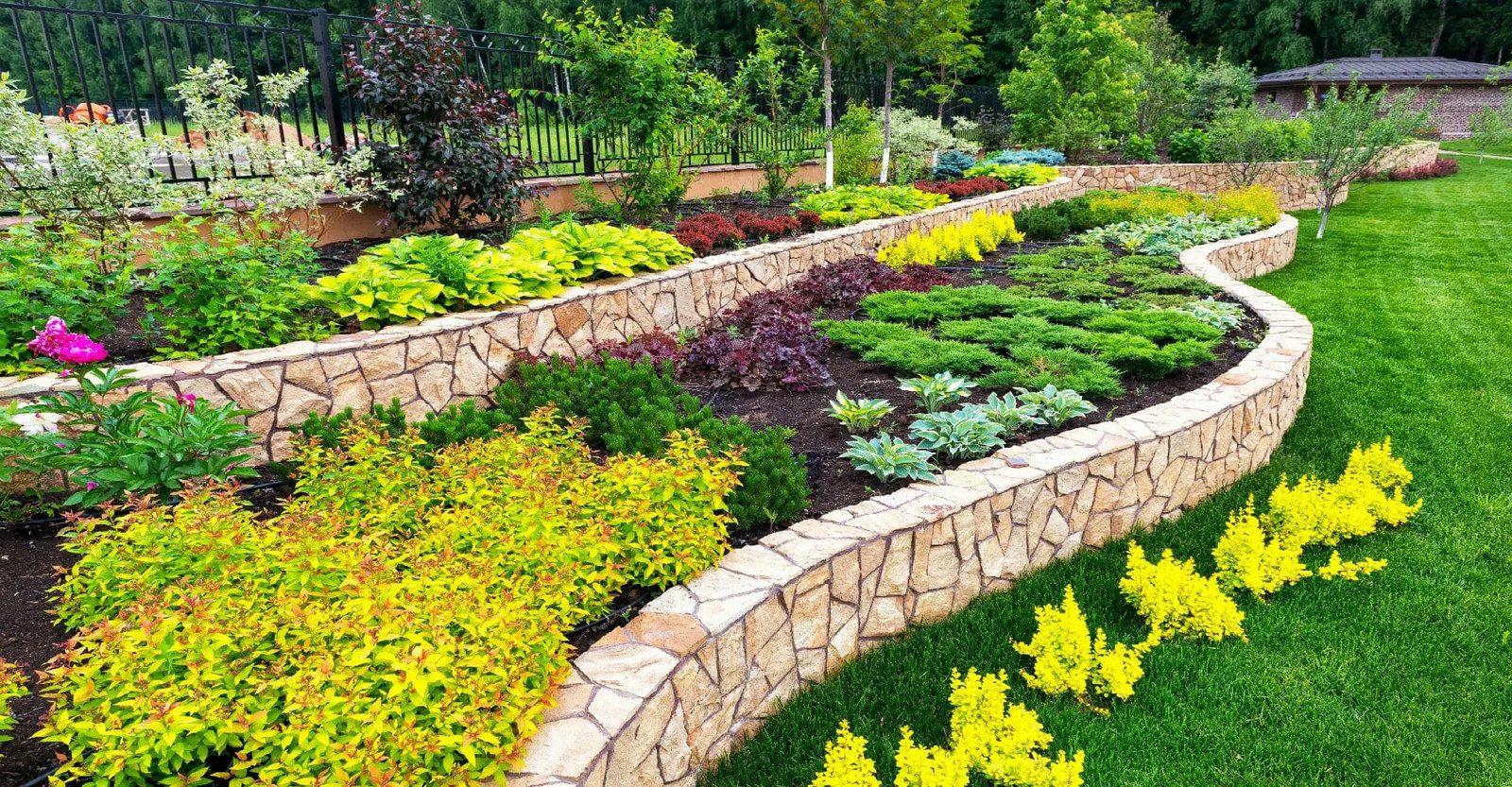 Designing a Low-Maintenance Landscape: Tips for Busy Homeowners in Waynesboro, VA