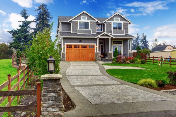 Maximizing Curb Appeal: Landscaping Tips for Selling Your Staunton Home