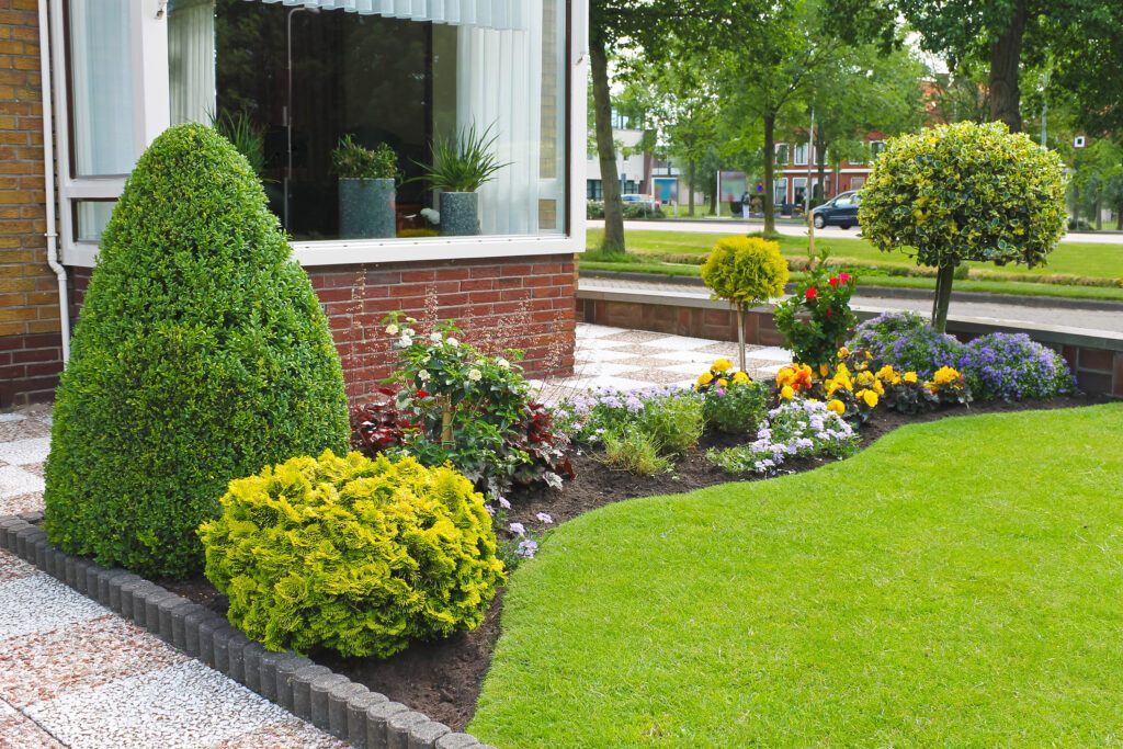 Maximizing Small Spaces: Hardscaping Ideas for Urban Gardens